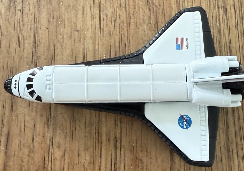 NASA USA Space Shuttle Discovery Die Cast Toy Figure