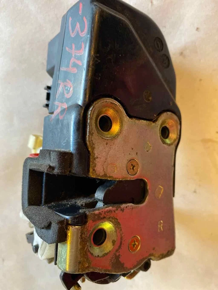 Dodge Magnum 2005-2008 pestillo de cerradura de puerta trasera lado derecho del pasajero derecho derecha g Foto 4 de 4