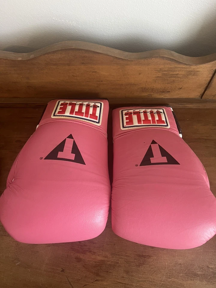 Title Classic Boxing Gloves PINK - Image 3 of 4