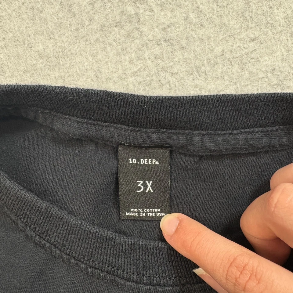 Camiseta 10 Deep Dojo Hombres 3X Negra Manga Larga Cuello Redondo Gráfico Camiseta Hecha en EE. UU. Y2K Foto 3 de 4