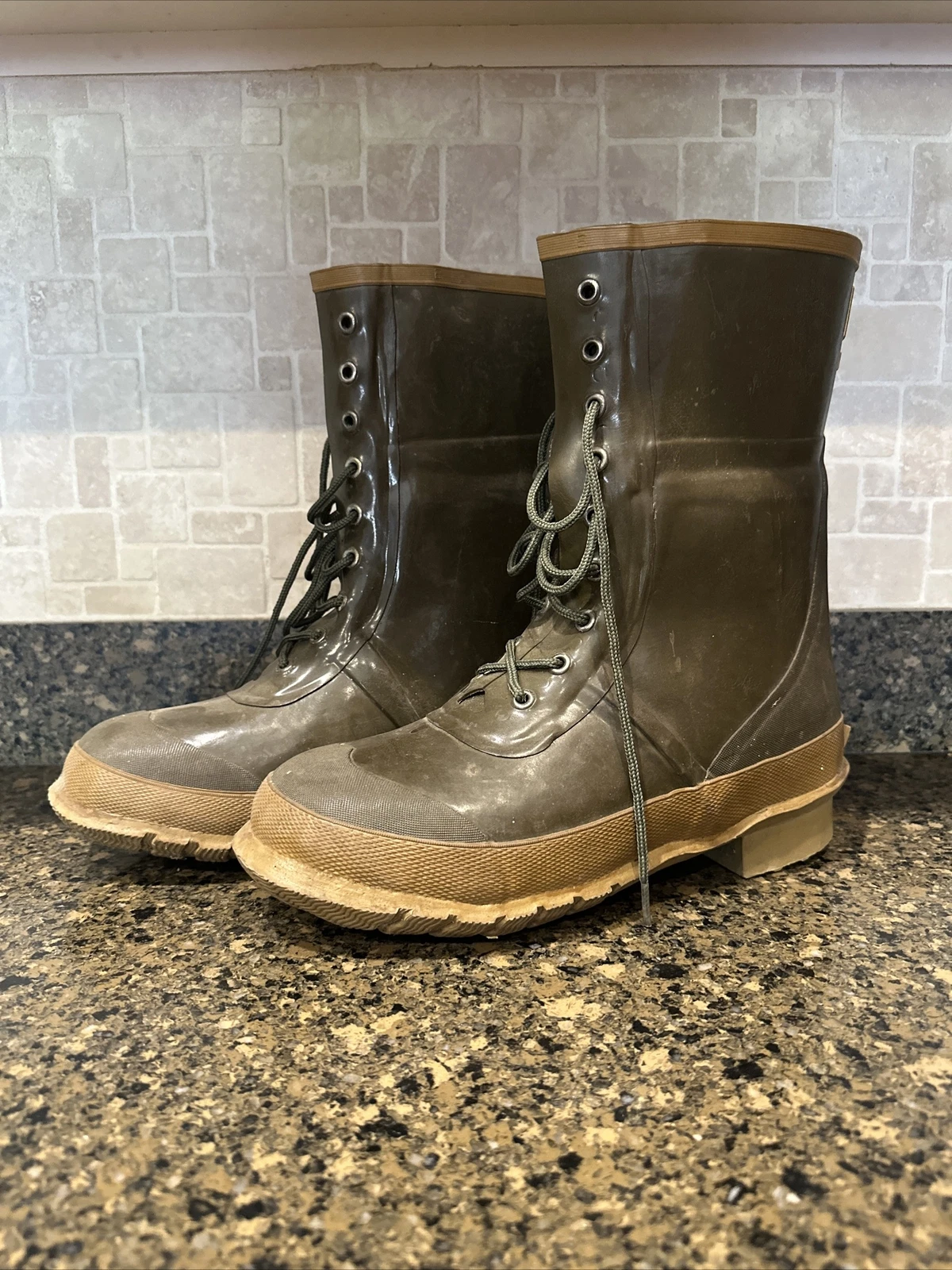Men’s HODGMAN Insulated A-88 Snow Work Farm Fishing Hunting Boots Size 9