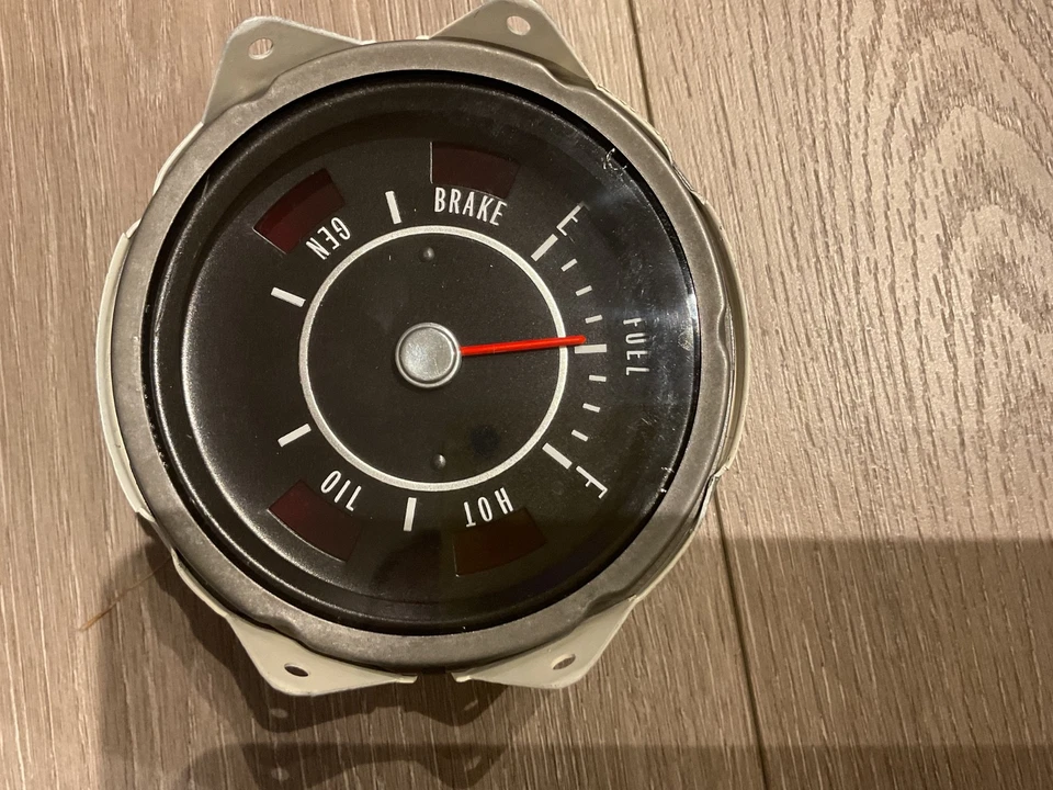 Oldsmobile Cutlass 442 1968 1969 calibre de combustible restaurado Foto 3 de 4