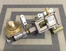 GE Hotpoint Gas Oven Safety Valve & Pressure Regulator WB19K10041 WB19K10007