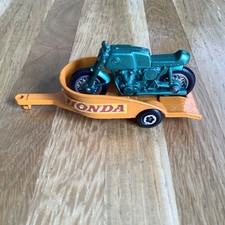 B776-MATCHBOX SUPERFAST MB38-A HONDA MOTORCYCLE AND TRAILER.