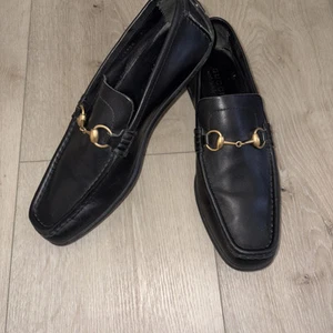 Mocassins de conduite Gucci Choc cuir noir or Horsebit US 9,5 D homme 117708