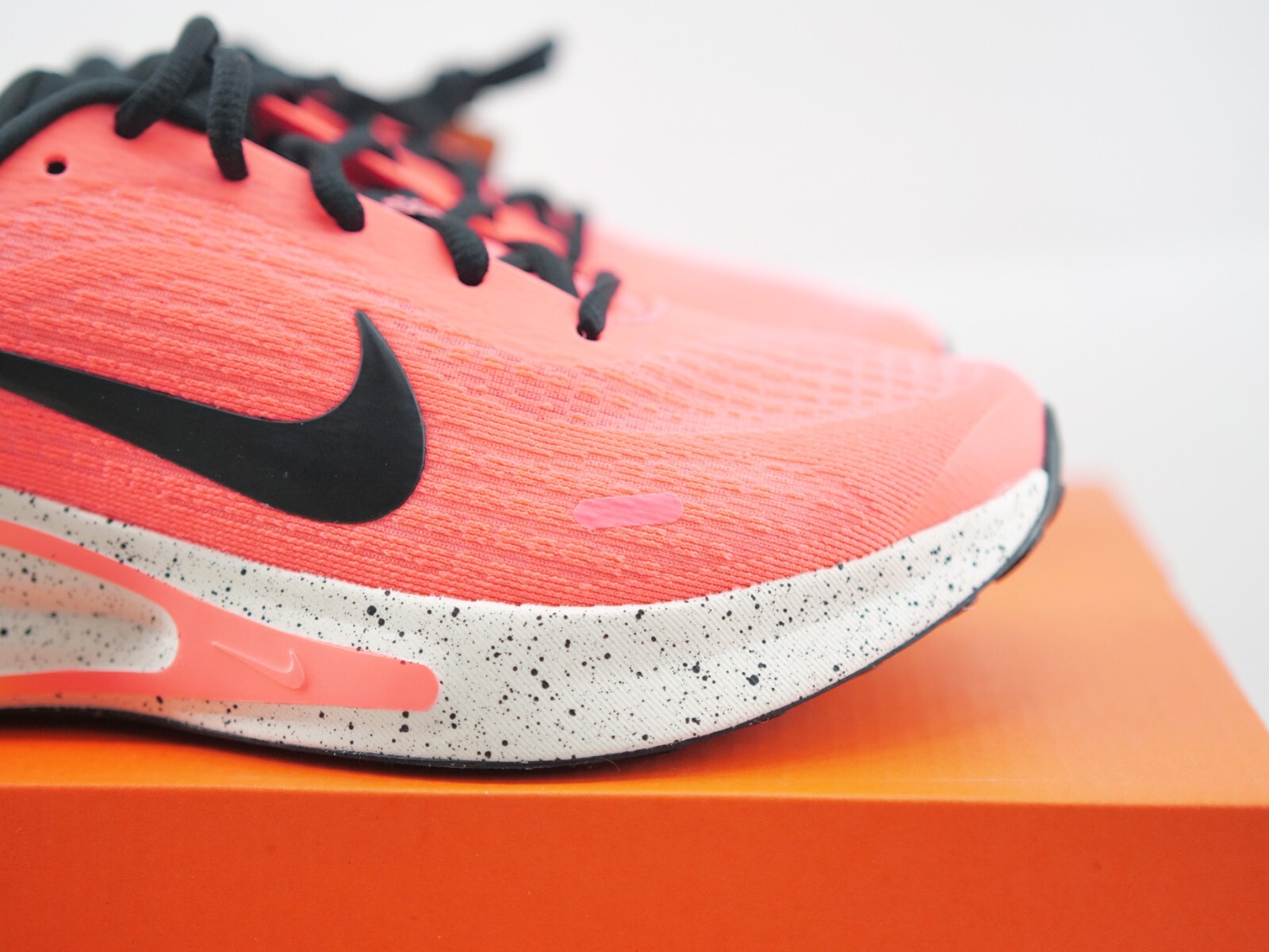 Nike Journey Run Hot Punch/Green Strike HJ7352-674 Women's Size 6