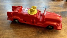 VTG LOUIS MARX CO. FRICTION RED PLASTIC 1950'S STYLE FIRE ENGINE LADDER TRUCK