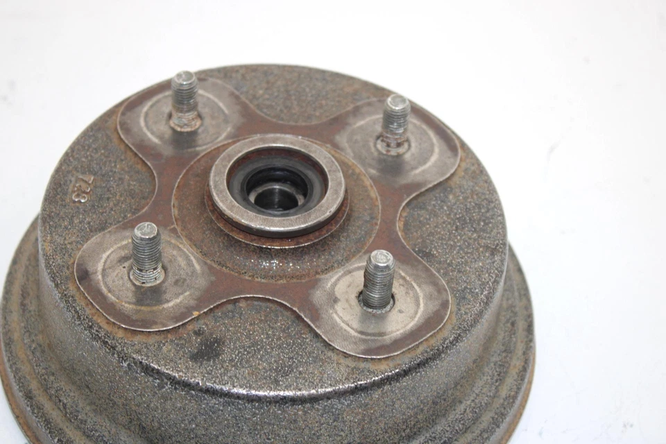 Buje de rueda delantera Yamaha Timberwolf 250 96 2x2 OEM 3HN-25111-10-00 AY45 Foto 2 de 4