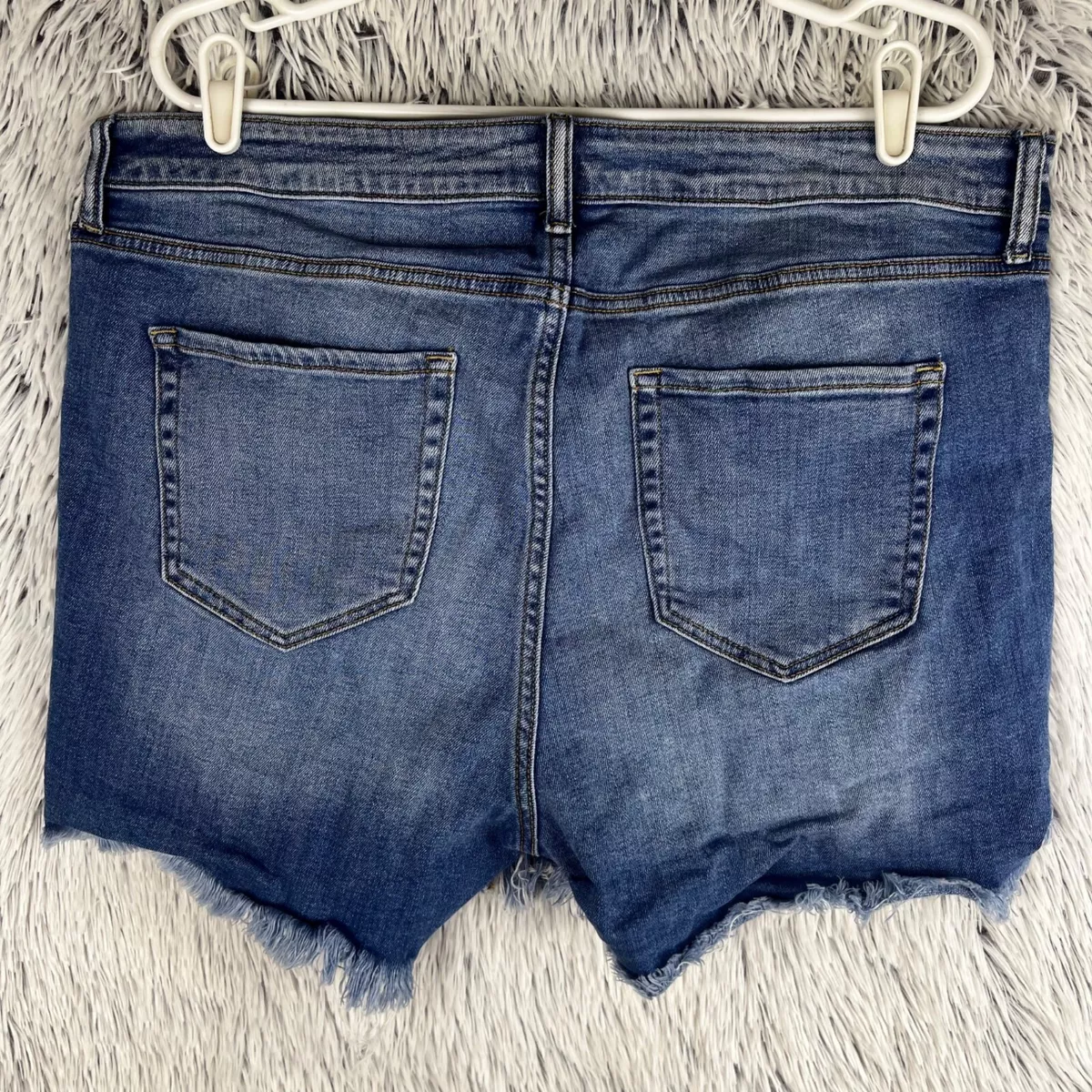 DD Discount Divas Jean Shorts Womans 2XL High Rise Distressed Cut