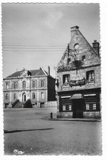 Carte Postale 76 - ENVERMEU - Maison Normande et la Mairie