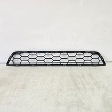 2016-2019 Volvo V40 Cross Country MK3 Lower Bumper Grille Mesh 31290945