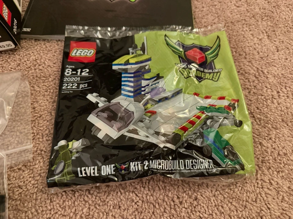 LEGO Master Builder Academy 20216 Robot Designer PARTIALLY SEALED Retired - Image 3 of 4