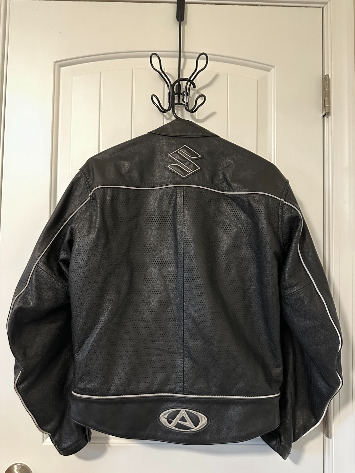RARE Vintage Black AGVSport Suzuki Leather Jacket (MORE IN DESC.) - second product detail image