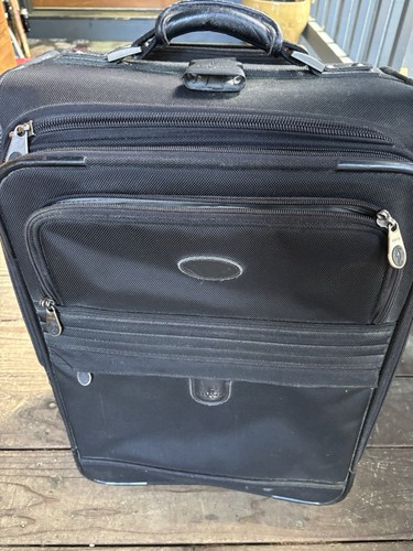 Atlantic Vintage 18” Wheeled  Suitcase Expandable Good Condition Used Black