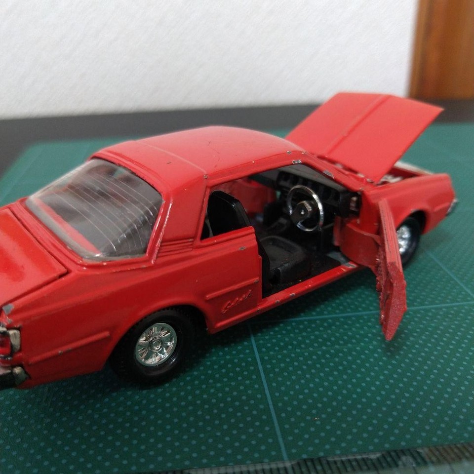 Yonezawa Toys Diapet Mitsubishi Galant A 2000 Super in Purple on 1:40