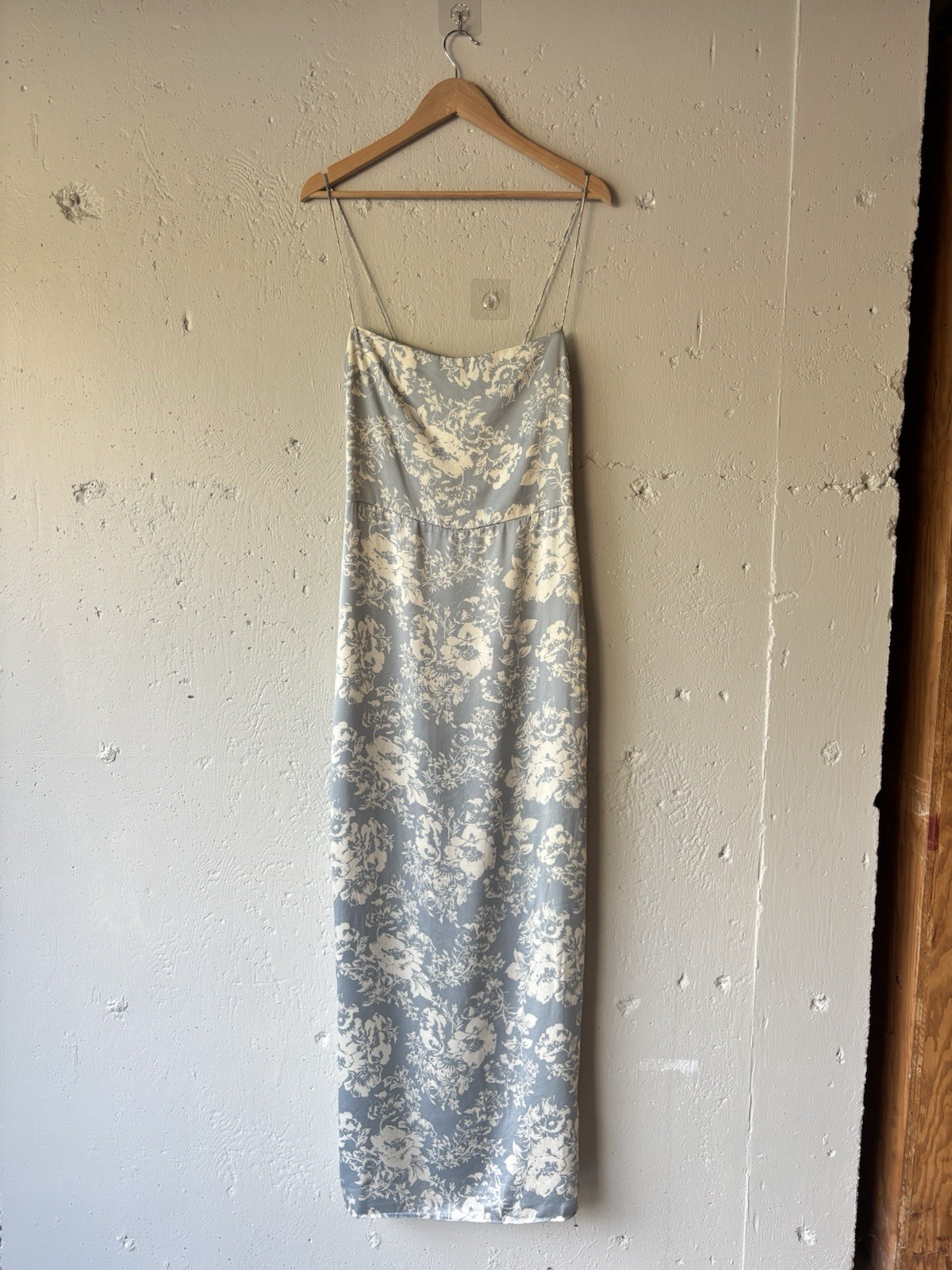 Reformation Frankie Silk Maxi Dress in Blue Porcelain Floral Print Sz 8 image 4