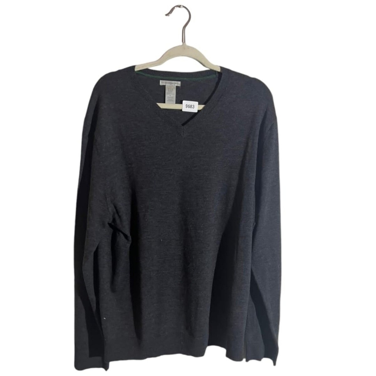 Gap 100% Italian Merino Wool Knit Sweater Mens XL Dark Gray V-Neck Super  Soft