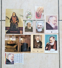 LOTTO 7 SANTINI PADRE PIO DA PIETRALCINA (4 CON RELIQUIA) + 2 CARTOLINE + CALEND
