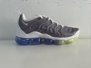 air vapormax plus grid print