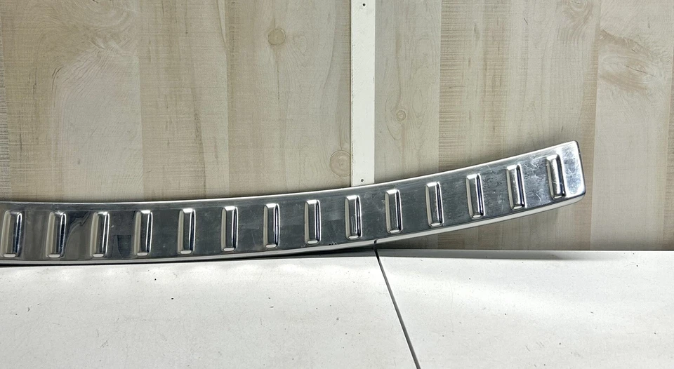 Parachoques trasero Volkswagen Tiguan 2018-2023 OEM ALFOMBRILLA CROMADA MOLDURA 5N061195KS3 Foto 3 de 4