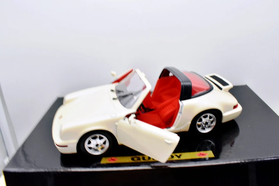 Modellino auto scala 1:20 Porsche 911 Carrera cabrio modellismo statico diecast - Immagine 3 di 4
