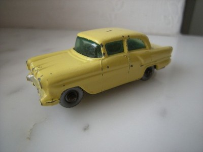 Matchbox Lesney No. 45 Vauxhall Victor