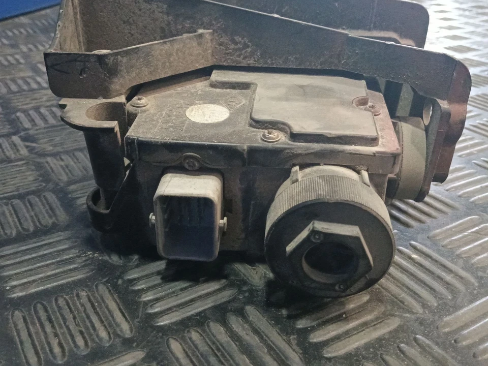 8200522625 FREIN À MAIN ELECTRIQUE / 1180478 POUR RENAULT SCENIC II JM0/1_ 1.5 - Photo 4/4