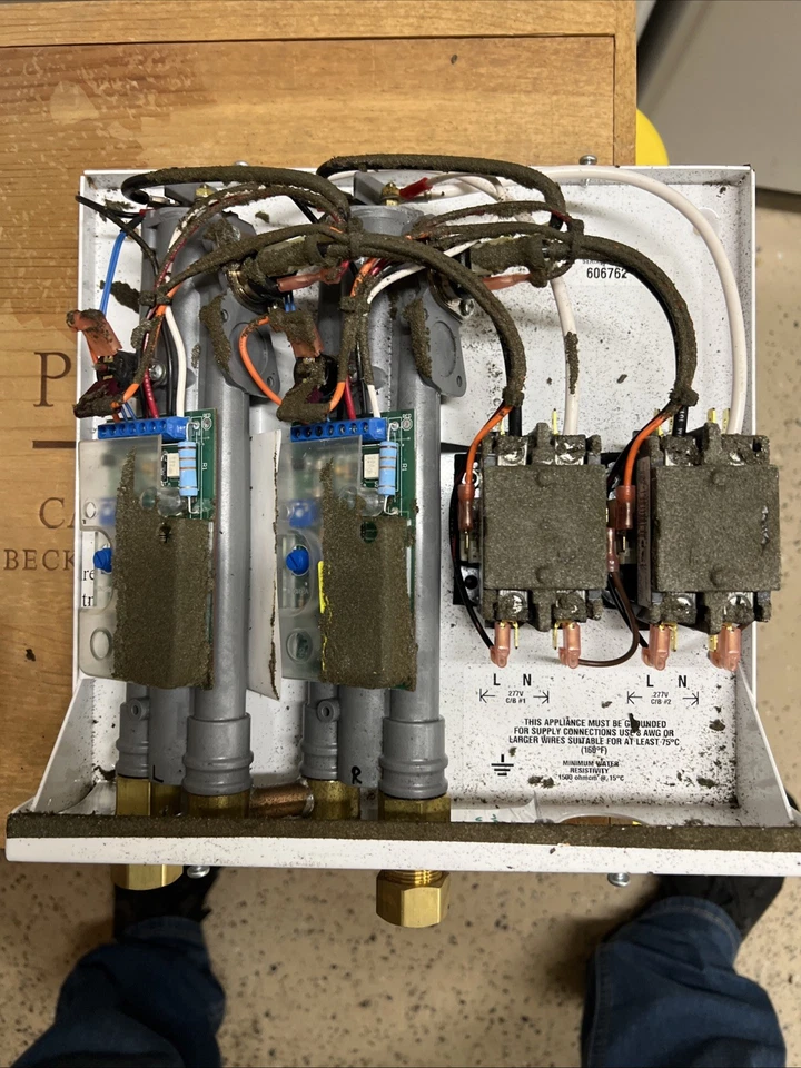 Eemax 200 TC-ML 277VAC 20千瓦无水箱热水器 — 第 3/4 张图片