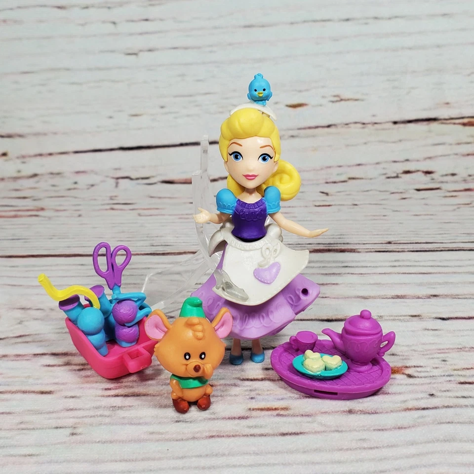 Lote Princesas Disney Pequeño Reino Cenicienta Costura Fiesta Hasbro Muñeca Polly Foto 2 de 4
