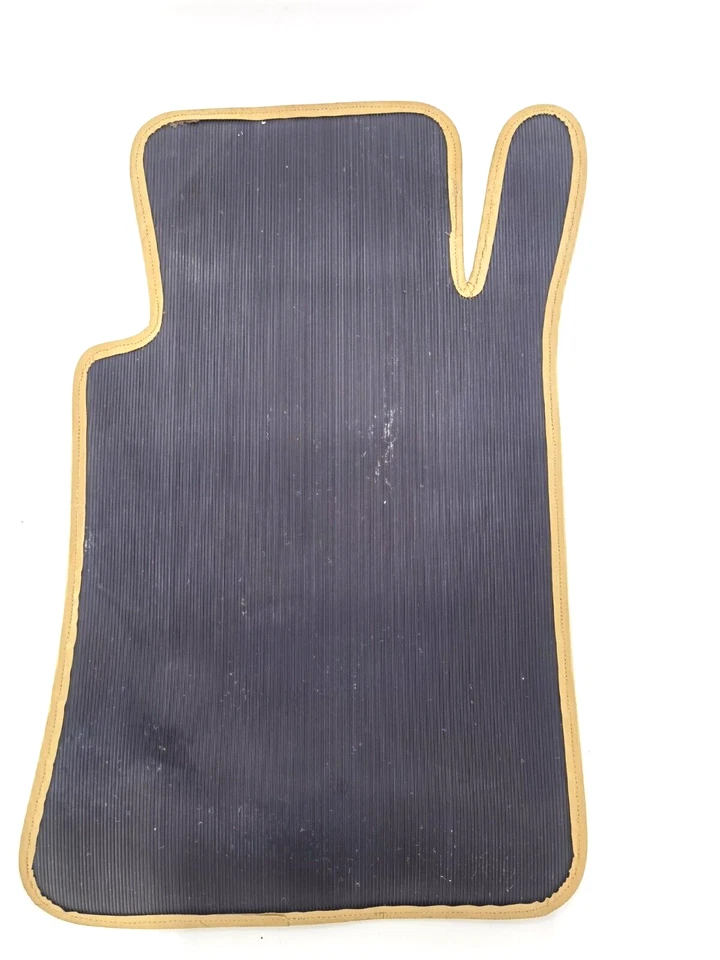 Mercedes Benz 450 SE 1976 juego de 4 alfombrillas de felpa premium OEM Foto 3 de 4