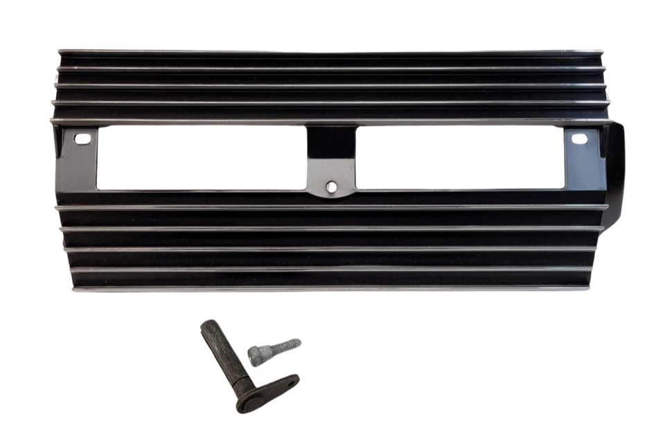 1968 克莱斯勒 300 左球杆侧隐藏式车头灯边框盖装饰 2786683 NOS — 第 2/4 张图片