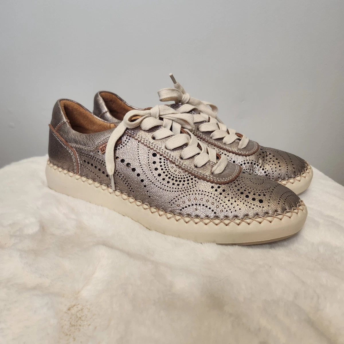 Women Pikolinos Mesina Perforated Leather Fashion Sneakers NEW