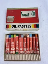 12 Vintage Van Alt Artists’ Materials Non-toxic Oil Pastels