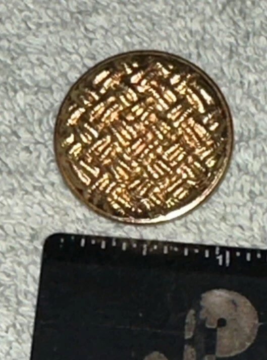 Large Gold Button - Image 3 of 3
