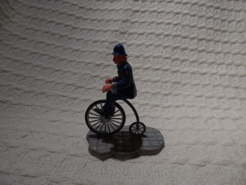 Lemax Christmas Village Figurine Model – Hot Pursuit Police Penny Farthing 42913 - Picture 1 of 6