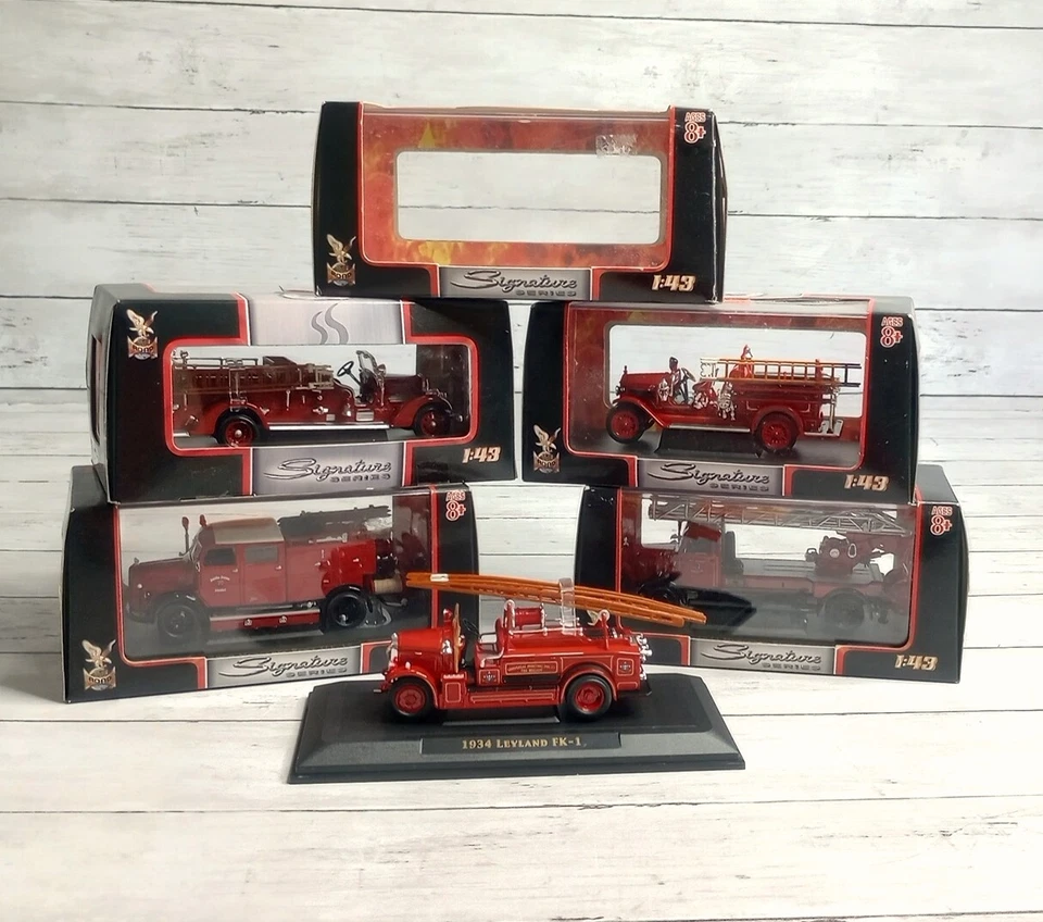 Yat Ming Vintage Metal Die Case Fire Engine Truck 1:43 Signature Series Models - Image 2 of 4
