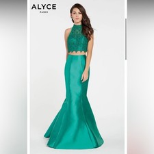 Alyce Paris Elegant Green Lace Evening Gown