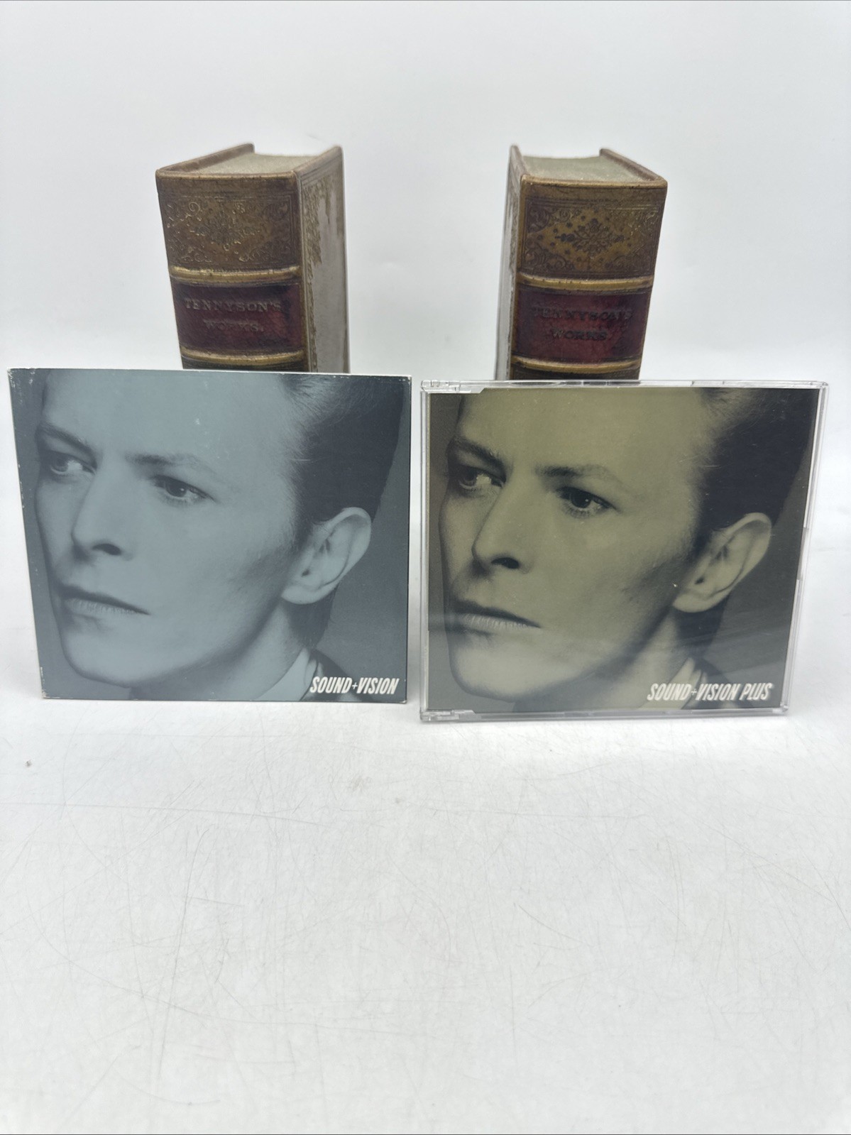 DAVID BOWIE SOUND + VISION PLUS CD + Booklet- 538