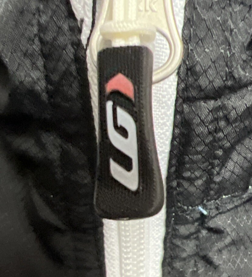 Picture 3 of 6