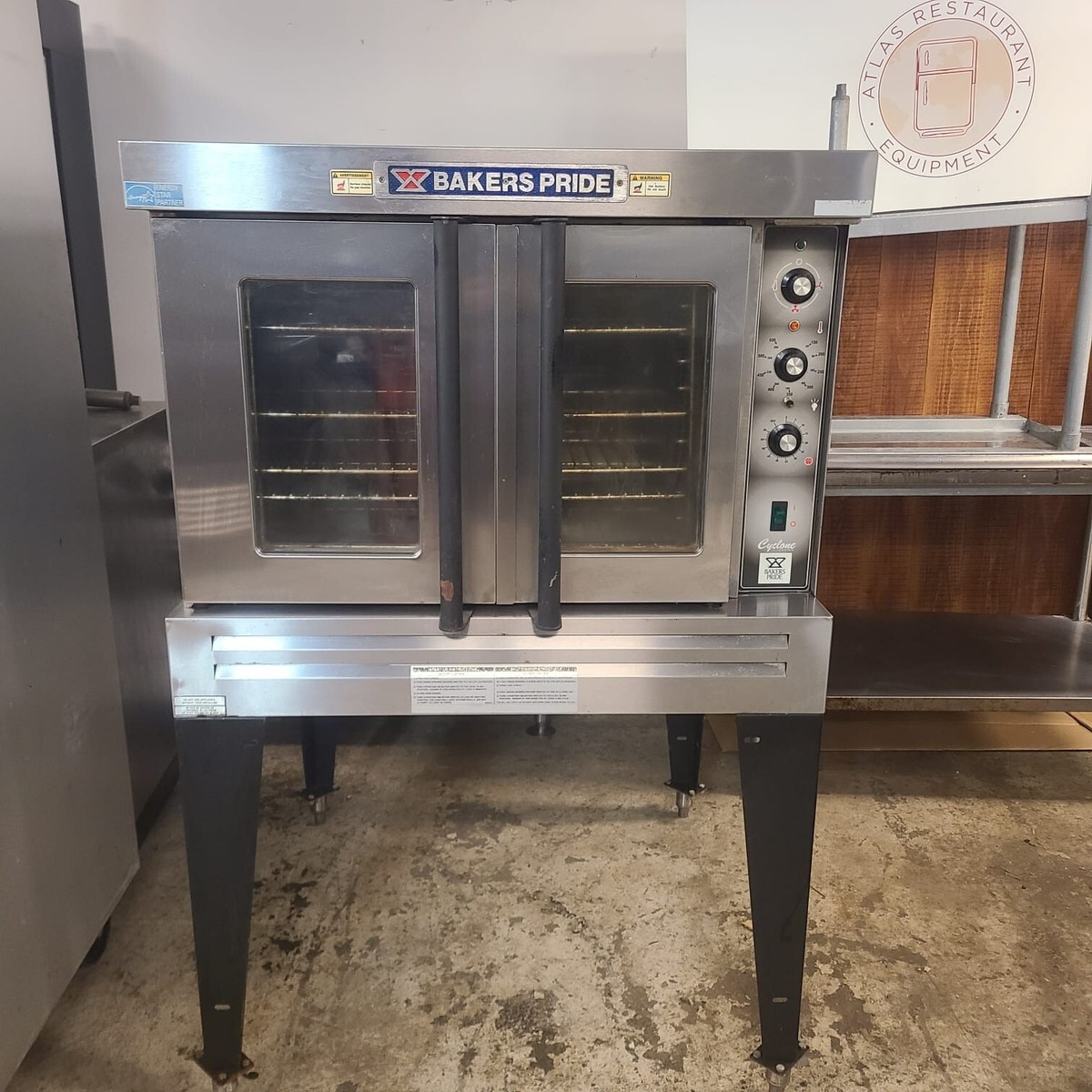 Bakers Pride Natural Gas Cyclone Single Convection Oven With Legs