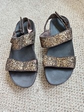 Fitflops size 6 Bronze Coloured Glitter Sandals adjustable back strap. 