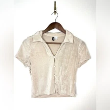 H&M Beige Shimmer Button Up Short Sleeve Cropped Top | Medium