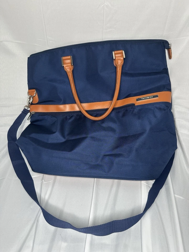 Vintage Samsonite  Travel tote Navy Blue & Brown Leather Trim - Image 2 of 4