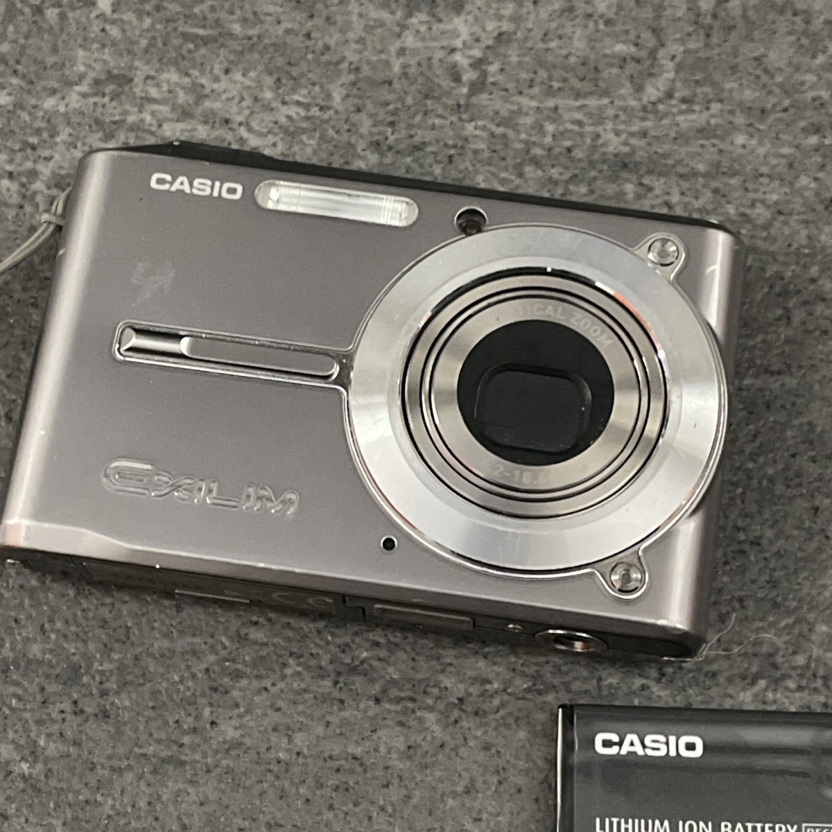 Casio EXILIM EX-S500 5.0MP Digital Camera - Gray - No Charger