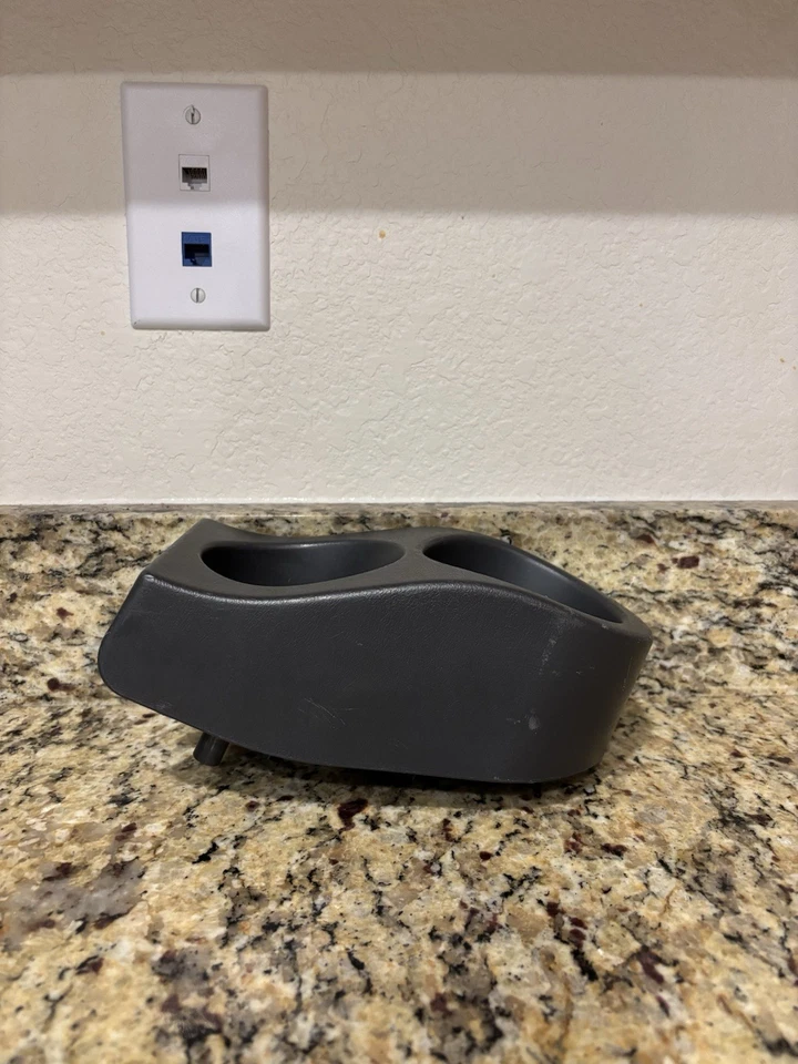 Portavasos Toyota RAV4 1996-2000 consola central doble gris OEM Toyota Foto 2 de 4