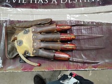 A Nightmare On Elm Street - Deluxe Freddy Kreuger Glove Trick Or Treat Studios 