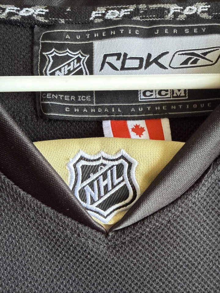 Camiseta deportiva para hombre Reebok Pittsburgh Penguins Kris Letang #58 NHL talla 54 - negra Foto 4 de 4