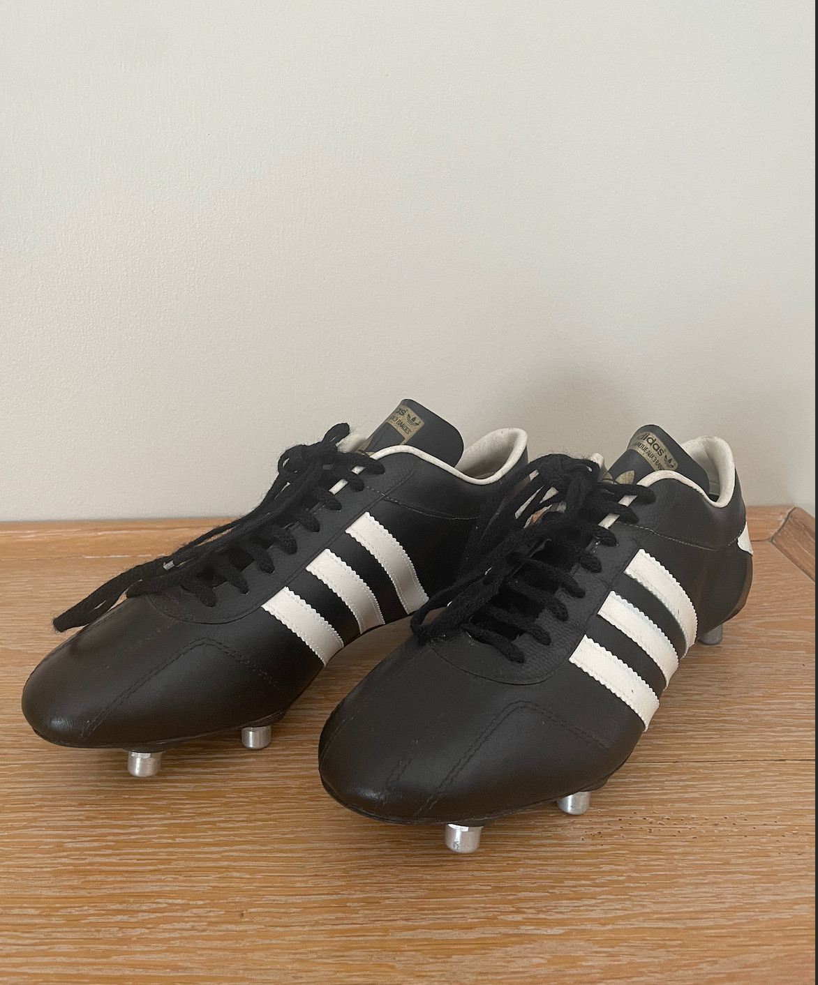 Chaussure de foot Adidas Mendoza vintage fabriquée en France, cuir premium rare taille 41
