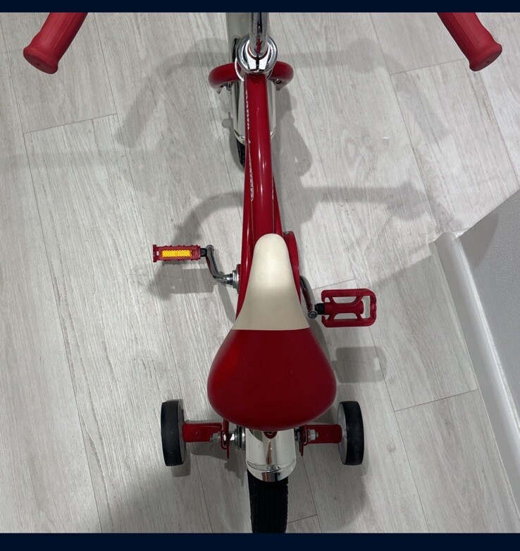自転車本体 RADIOFLYER Classic 12\" Cruiser Model#837 Classic Red Dual Deck Tricycle | Radio Flyer