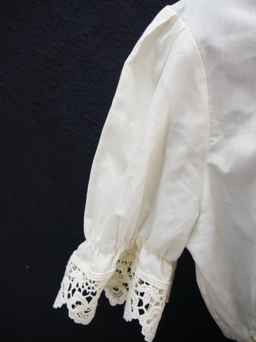Gr.48 Dirndlbluse süße Bluse für Dirndl Diolen Baumwollmischung mit Spitze B9185 - Bild 5 von 6